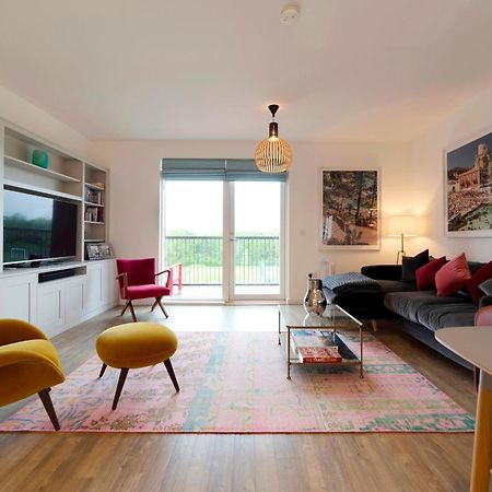 Pass The Keys Stunning And Spacious Modern Flat - Own Car Park CBG Eksteriør billede