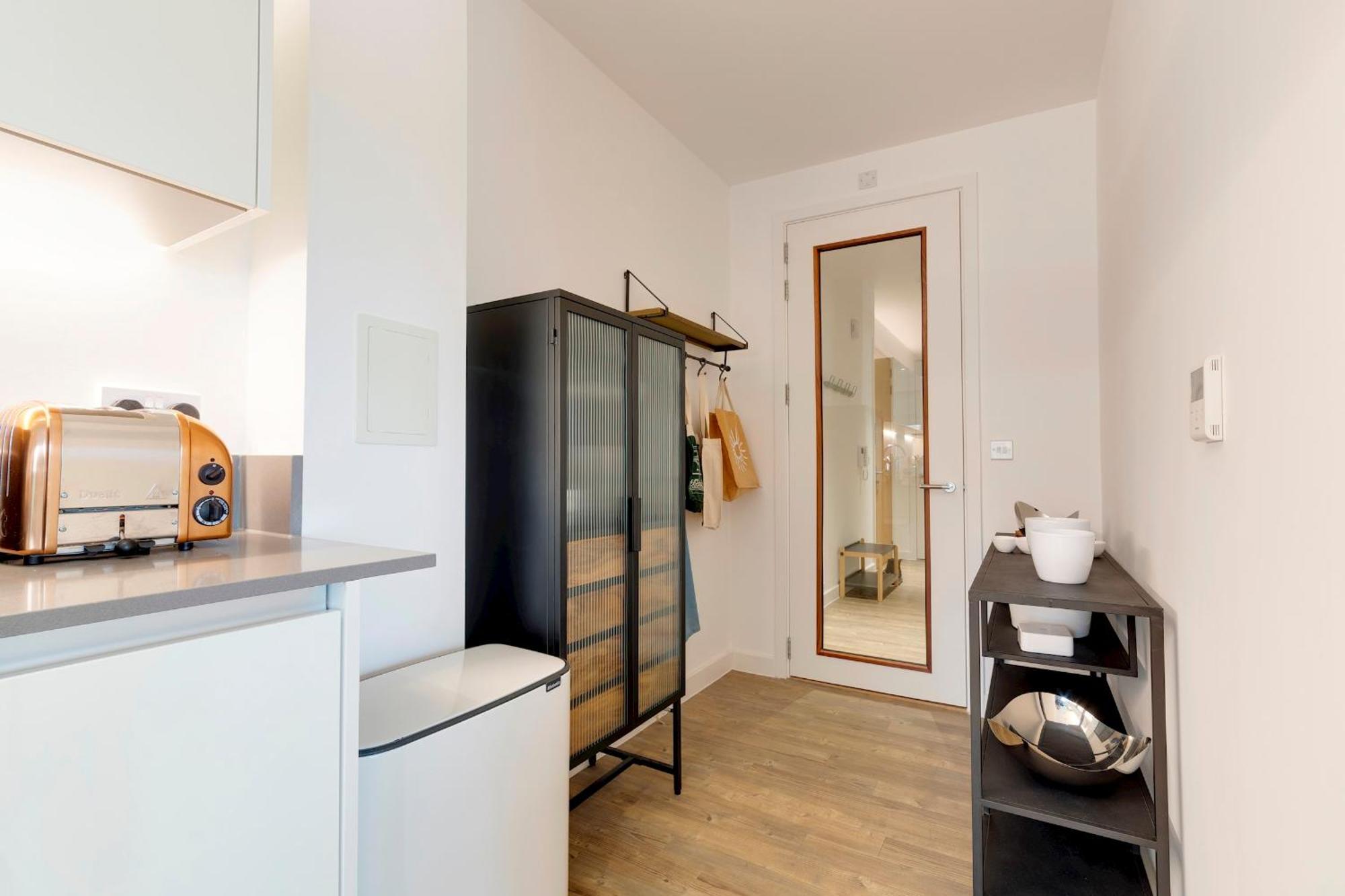 Pass The Keys Stunning And Spacious Modern Flat - Own Car Park CBG Eksteriør billede