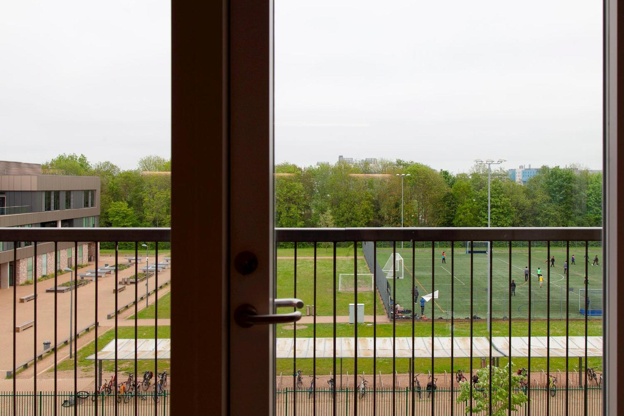 Pass The Keys Stunning And Spacious Modern Flat - Own Car Park CBG Eksteriør billede
